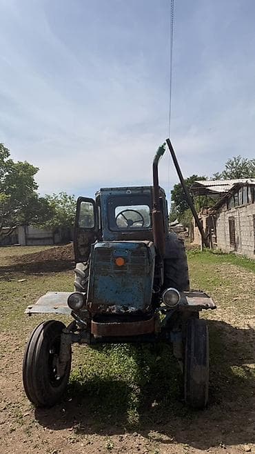 тракторы беларусь мтз82: Трактор колесный, класс тяги ориентировочно 1,4–2,0. Кабина — 2