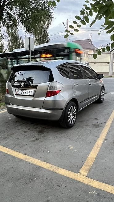 215 2f55 2f17: Honda Jazz: 2010 г., 1.4 л, Автомат, Бензин, Хэтчбэк — 5