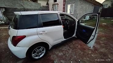 vitz platz: Toyota Ist: 2002 г., 1.3 л, Автомат, Бензин, Хэтчбэк — 3