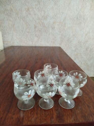 Азык-түлүктөр: Тарелки 6шт по100/1шт новые рюмки 6 и 8 шт по 50/1шт бу тарелки новые — 8