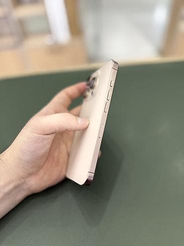 iphone 3: IPhone 16 Pro, Б/у, 256 ГБ, Desert Titanium, Защитное стекло, 94 % — 3