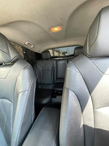 тесла модел с: Toyota Prius: 2017 г., 1.8 л, Вариатор, Гибрид, Лифтбек — 5