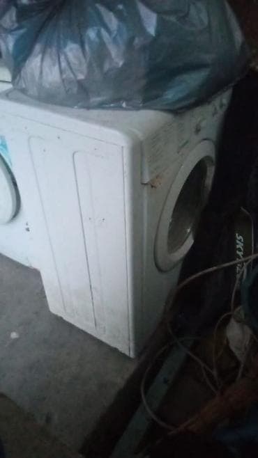 Мебель: ПРОДАЮ Б/У мебель и бытовую техникум 1) Белый шифонер 7000 с. 2) — 10