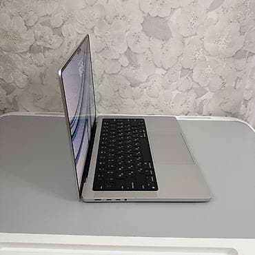 Ноутбуки Apple (MacBook): Apple MacBook Pro М4" (серебристый) - Дисплей 14.2" Liquid Retina XDR — 4