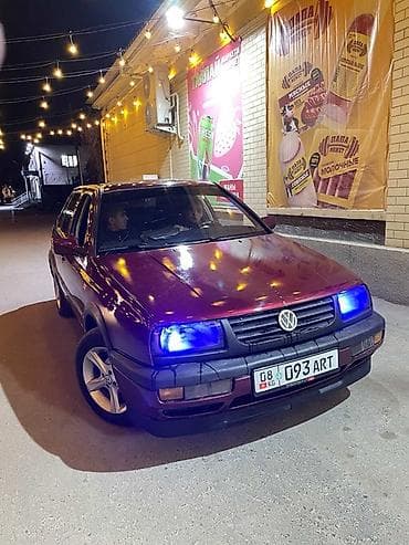 вента машына: Volkswagen Vento: 1993 г., 1.8 л, Механика, Бензин, Седан — 1