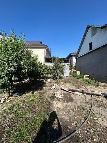 Дома: СРОЧНО! ПРОДАЁТСЯ ДОМ 📍 Район: Ак-ордо, Ул Жаны-Муун 1 🏫 Рядом школа и — 8