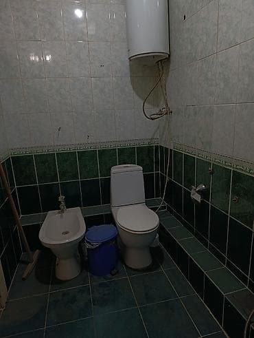 санузла: Сдается дом: 2 спальные комнаты, 2 гостиные, кухня, санузел — 6