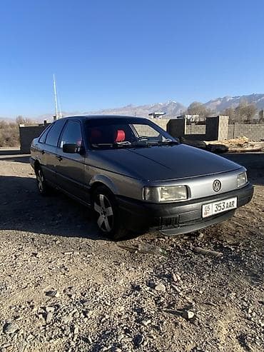 авто kia: Volkswagen Passat: 1988 г., 1.8 л, Механика, Бензин, Седан — 2