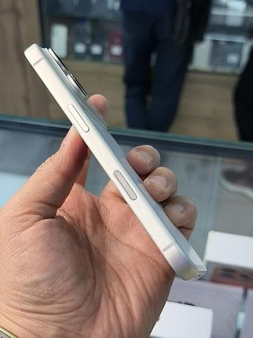 iphone про: IPhone 17 Pro, Серебристый — 3