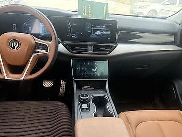 радиатор батарейка: Weltmeister W6, 2021 г., 186480 км, Задний, В наличии — 4