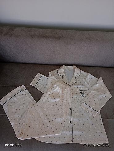 coco chanel: Женская пижама из шёлка, гладкая и приятная к телу, качество хорошее — 1