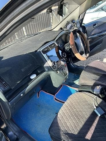 Honda Stream: 2001 г., 2 л, Автомат, Бензин, Минивэн — 5