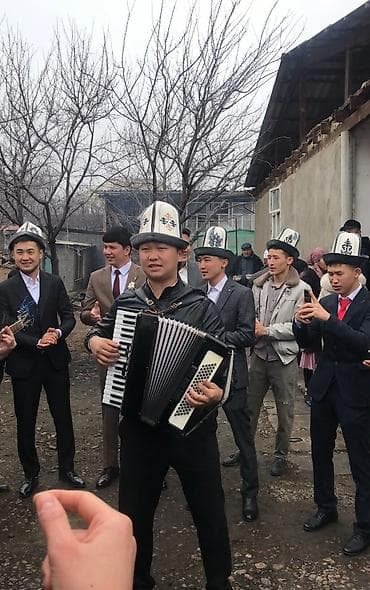 Тойлордо гулянкакуда тосуу,туулган кунмаарекелерде кызмат кылабыз at lalafo.kg Тойлордо гулянкакуда тосуу,туулган кунмаарекелерде кызмат кылабыз