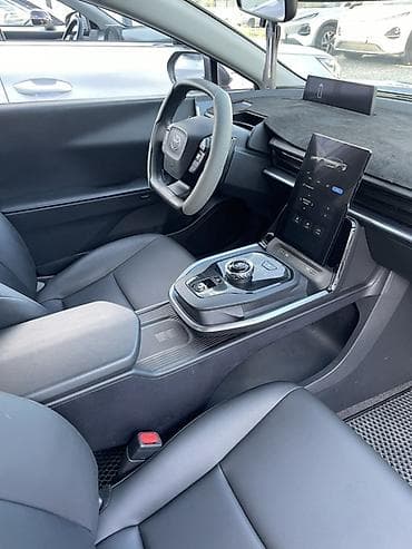 prius plus: Toyota bZ3: 2023 г., Электромобиль, Седан — 5