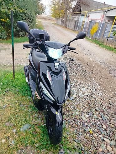 Тип скутера 150 куб. см, Бензин