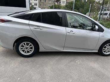 corolla spacio: Toyota Prius: 2019 г., Гибрид, Хэтчбэк — 4