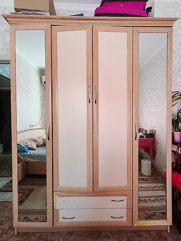 Шкафтар: Продаётся трёхстворчатый шкаф Состояние среднее, но вполне пригоден — 1