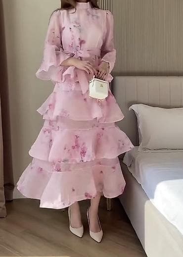 розовое платья: Платье, надето 1 раз 🌸
Аккуратно носилось — 4