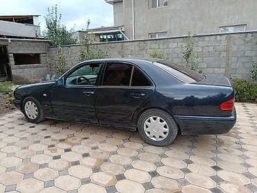 Mercedes-Benz E-Class: 1998 г., 2 л, Механика, Бензин, Седан — 4