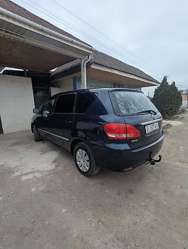 Toyota Avensis Verso: 2002 г., 2 л, Механика, Газ, Минивэн