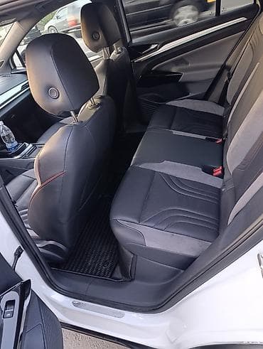 20 место: Volkswagen ID.4: 2022 г., Электромобиль, Кроссовер — 7