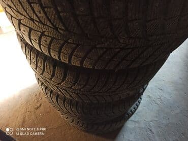 Резина в отличном состоянии, остаток протектора 95%, без шишек