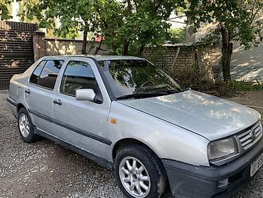 mini ev: Volkswagen Vento: 1993 г., 1.8 л, Механика, Бензин, Седан — 2