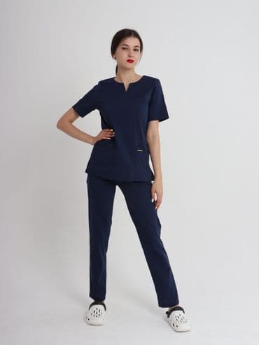 Тонометры: Мед костюм "Женева" -Очень красиво сидит -Имеет приталенный силует — 4