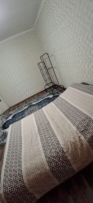 1 комната ош: Просторная комната с минималистичным интерьером. - Мягкая двуспальная — 2