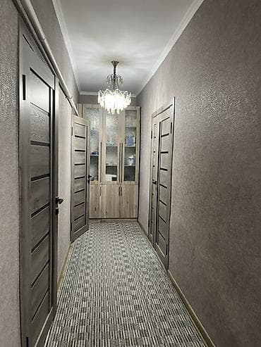 Дома: Продается теплый кирпичный дом, общая площадь 140 м^2, 3 спальни, зал — 5