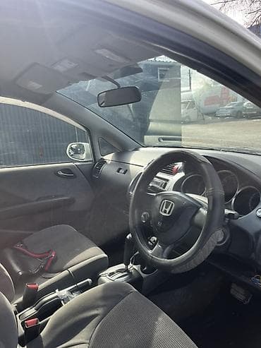 универса: Honda Fit: 2002 г., 1.3 л, Автомат, Бензин, Хэтчбэк — 5