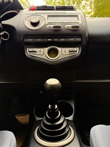 banan mers: Honda Jazz: 2006 г., 1.4 л, Ручные, Бензин, Хэтчбэк — 8