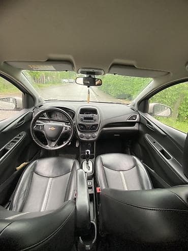 Транспорт: Chevrolet Spark: 2019 г., 1 л, Автомат, Бензин, Хэтчбэк — 7
