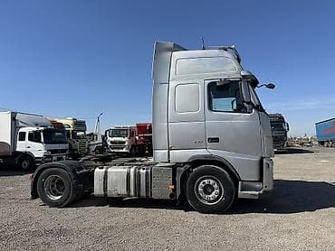 с4 2 8: Тягач, Volvo, 2007 г., Тентованный — 7