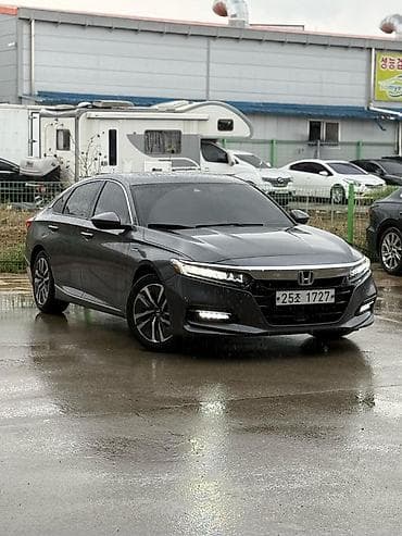 Продажа авто: Honda Accord: 2018 г., 2 л, Вариатор, Гибрид, Седан — 2