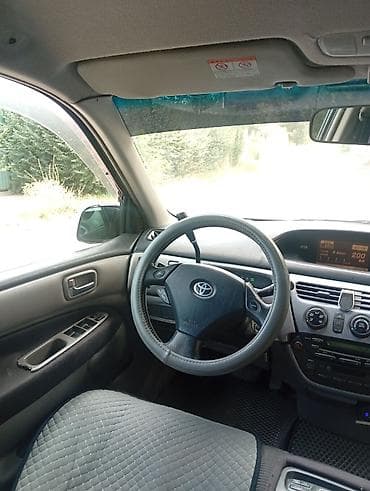 Продажа авто: Toyota Avensis Verso: 2000 г., 2 л, Автомат, Бензин, Универсал — 5