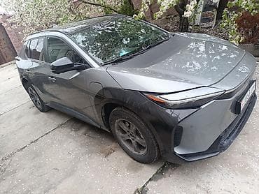 Toyota bZ4X: 2022 г., Автомат, Электромобиль, Кроссовер — 2