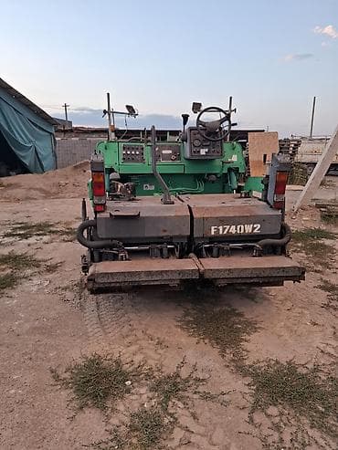 Асфальтоукладчик HANTA F1740W2 - Тип: гусенично-колёсный — 3