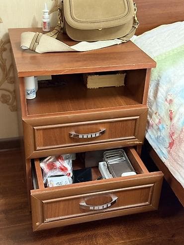 спальный мишок: Двуспальная кровать с прикроватными тумбами и шкафом-купе (на фото — 6