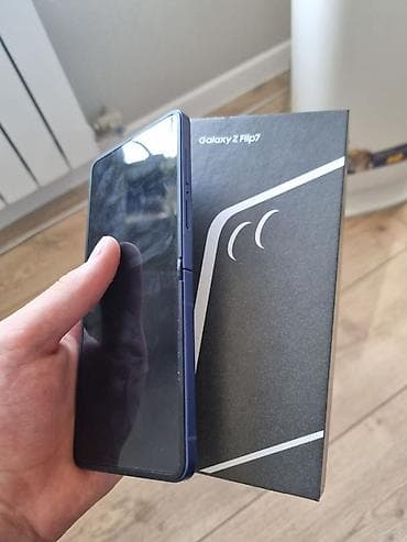 beats by dre: Samsung Galaxy Z Flip7, синий цвет. Основные характеристики: - — 5