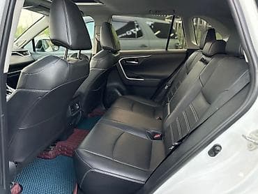 Продажа авто: Toyota RAV4: 2019 г., 0.5 л, Автомат, Бензин, Внедорожник — 4