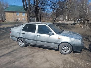 chery tiggo: Volkswagen Vento: 1993 г., 1.8 л, Седан — 3