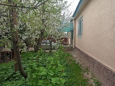 В с.Теплоключенко продается большой благоустроенный дом.Имеются все