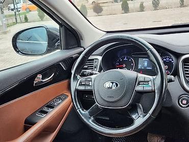 e star: Kia Sorento: 2019 г., Кроссовер — 10