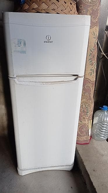 color 21052005: Холодильник Indesit, Двухкамерный — 2