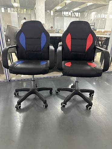 компьютерное игровое кресло: Игровое кресло, С колесиками, цвет - Черный, Экокожа — 1