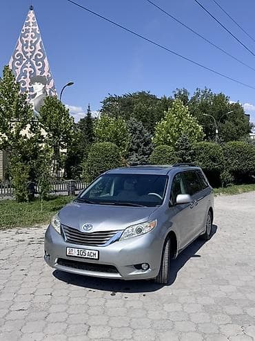 Toyota Sienna: 2011 г., 3.5 л, Автомат, Минивэн — 2