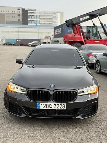 mohave kia: BMW 520: 2021 г., 2 л, Автомат, Бензин, Седан — 1
