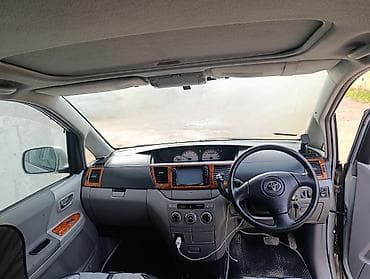 перекупщик авто: Toyota Noah: 2003 г., 2 л, Автомат, Бензин, Минивэн — 6