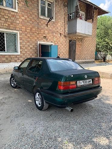 Унаа сатуу: Volkswagen Vento: 1995 г., Кол менен иштөөчү, Седан — 4